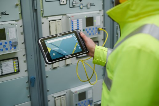 Algiz-rt8-rugged-tablet-utility-power.jpg