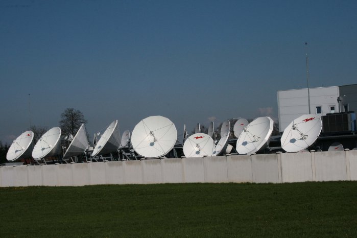 STN_Satellitenfeld_klein.jpg