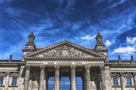 Berlin - Abschluss der Koalitionsverhandlungen - Die Ampel Koalition setzt die EU-Whistleblower-Richtlinie um.
