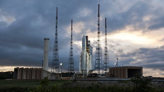 Ariane_5_with_Alphasat_ready_for_launch_large[1].jpg