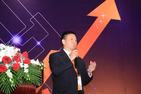 Dr. Xiao Weirong, Managing Director of B&R China, stressed the importance of energy efficiency and intelligent automation for manufacturing companies at the User Meeting in Shanghai.