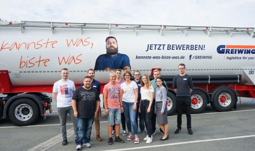 Zum Start in das Berufsleben heißt GREIWING in diesem Jahr 26 neue Auszubildende willkommen, elf von ihnen am Unternehmenssitz in Greven / Foto: GREIWING logistics for you GmbH