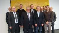 v.l.: Jürgen Pachura (Lubin & Hiller), Hans-Peter Bieler (Metz Connect), Markus Michael (TALK), Albert Metz (Metz Connect), Stefan Hindrichs (Metz Connect), Holger Möllers (Ratiodata), Klaus Schulze (Metz Connect), Frank Bitterschulte (Lubin & Hiller), Michael Pluta (TALK) und Klaus-Jürgen Otto (Hans-Stahl) v.l.: Jürgen Pachura (Lubin & Hiller), Hans-Peter Bieler (Metz Connect), Markus Michael (TALK), Albert Metz (Metz Connect), Stefan Hindrichs (Metz Connect), Holger Möllers (Ratiodata), Klaus Schulze (Metz Connect), Frank Bitterschulte (Lubin & Hiller), Michael Pluta (TALK) und Klaus-Jürgen Otto (Hans-Stahl)