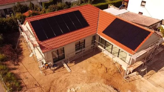 Referenzanlage mit SunPower Modulen © iKratos