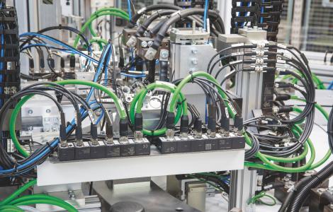 Cube67 customized field bus modules: Hager engineers can decide whether they want to use each port as an input or output – this turn standard modules into customized modules