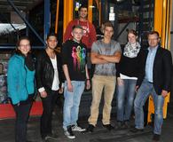 Fünf Auszubildende sind bei der Frankenfeld Logistikgruppe ins Berufsleben gestartet (v.l.): Silke Welp, Ausbildungsleiterin, Fuat Cetin, Fachkraft für Lagerlogistik, Michael Thiessen, Berufskraftfahrer, Wojciecz Lach, Berufskraftfahrer, Annika Brummelte, Kauffrau für Speditions- und Logistikleistungen, André Theilmeier, Geschäftsführer, Fevzi Reyh