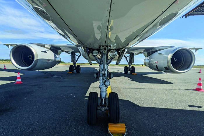 Stranggepresstes_Flugzeugfahrwerk.jpg