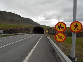 Tunneltest_2010_IS_Testverlierer_Hvaljoerur_bei_Reykjavik_340_tcm11-296565[1].jpg