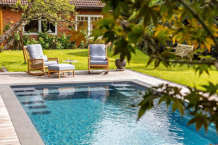 BINDER-Pool-Turbinenschwimmanlage-Garten-rgb.jpg