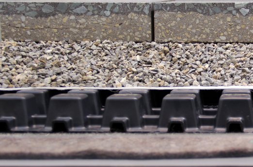 Stabilodrain_unter_Gehbelag_1.jpg