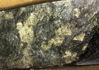 Hochgradige Nickel- und Kupfervererzung von Stillwater West; Foto: Group Ten Metals
