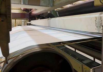Sorgt für höchste Effizienz in der Papierproduktion: Inspektionssystem an Papiermaschine PM10