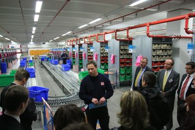 Führung durch das RS Logistiklager