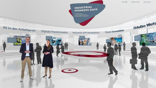 Wolfgang Marquardt (OstwestfalenLippe GmbH) und Almut Rademacher (owl maschinenbau) in der 360-Grad-Welt 'Industrial Pioneers OWL' / (c) OWL GmbH