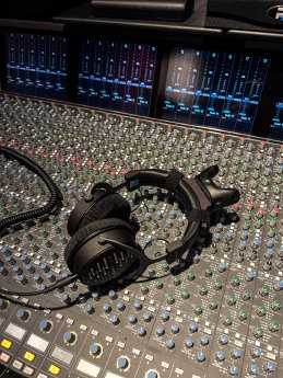 20260626_Headphones with Tracking Unit from Brandenburg Labs at HTWK_Source Brandenburg Labs.jpg