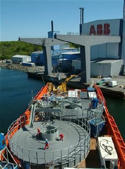 Loading%20offshore%20power%20cables%20from%20ABBs%20cable%20factory%20in%20Karlskrona[2].jpg