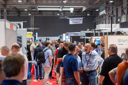 Rund 4.500 Fachbesucherinnen und Fachbesucher aus Handwerk, Facility Management und Industrie be.jpg