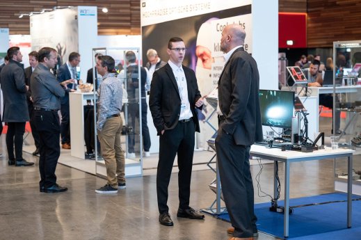 Besucher-Staende-Messe-10-1-scaled.jpg