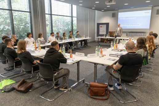 sgr-azubis-2024-begruessung.jpg