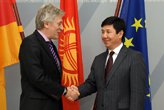 20120120-heitzer-empfaengt-kirgisischen-minister-sarijew,property=bild,bereich=bmwi,sprache.jpg