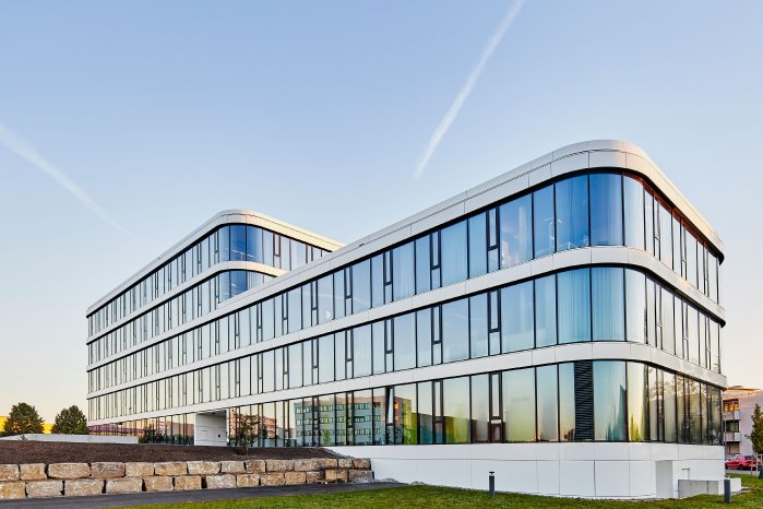 ONE DAY Fertigungsindustrie 2023 keyvisual web (1).jpg