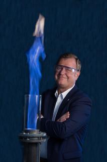Jens te Kaat, Inhaber und Geschäftsführer der Kueppers Solutions GmbH: „Der Kunde spart durch die neue Mischeinheit Stickoxide, Gas, Kohlendioxid und letztendlich auch Geld.“ Foto: EFA
