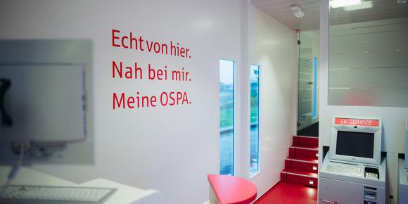 Rollende Bankfiliale - VARIO Business Sattelauflieger - Aufsattelbereich voll verkleidet