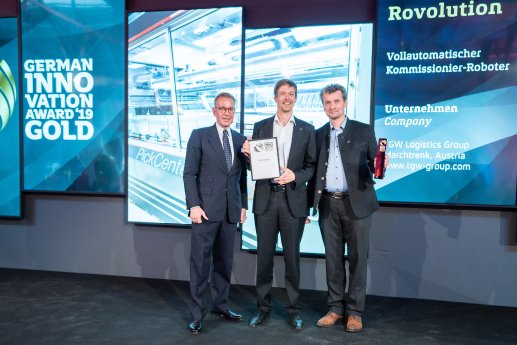 German_Innovation_Award_2019_Award_Verleihung (Maximilian Beinhofer (Mitte) und Stefan Holz.jpg