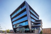Attraktiver Sonnenschutz mit Pilkington Suncool™