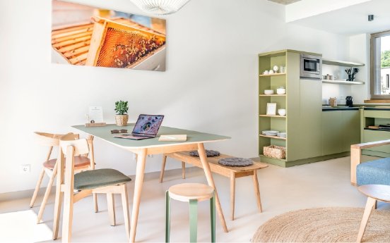 360° Fusion House Beispiel flexibler Wohn-und Meetingraum.jpg