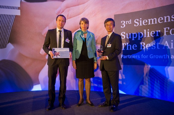 REN0354_Siemens_Award.jpg