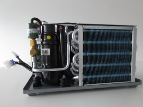 Luftkühlsystem mit vibrationsarmem Minikompressor.jpg