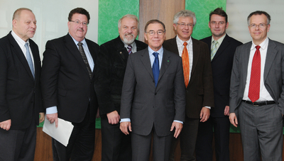 Veranstalter, Sponsoren und Initiatoren des zweiten deutschen IT-Talentegipfels auf der Pressekonferenz im Landratsamt Calw.