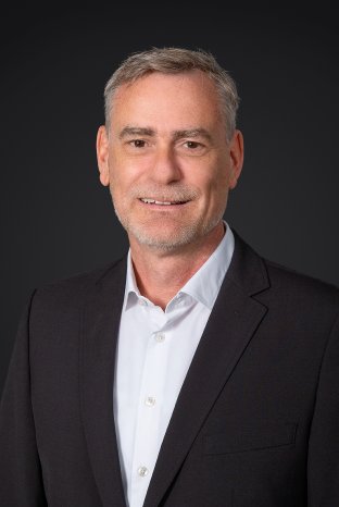 Portrait-Simon Lottner_web.jpg