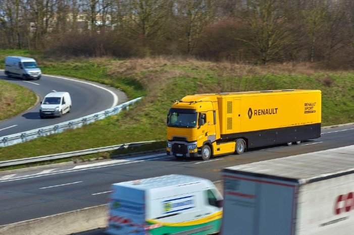Renault_Trucks_T_Renault_F1_Team_6.jpg