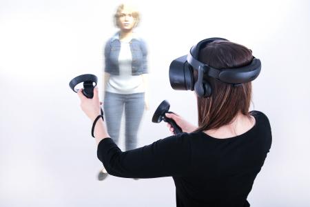 Augmented Reality: Übernimmt bald ein maßgeschneidertes Hologramm das Anprobieren von Kleidungsstücken im Laden?