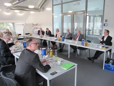 Die Parter der Fachkräfte-Allianz Pforzheim trafen sich bei der der Pforzheimer Außenstelle der Handwerkskammer Karlsruhe zum Austausch