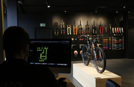 Die Maschinen und mechanischen Teile werden als Kunstwerke präsentiert, aufgewertet durch die einfach zu steuernde Beleuchtung mittels WAGO Home Automation.