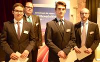 Jonathan Ursinus, Dr.-Ing. Rainer Wagener, Maximilian Rößler und Felix Kolpak (von links) bei der Preisverleihung Jonathan Ursinus, Dr.-Ing. Rainer Wagener, Maximilian Rößler und Felix Kolpak (von links) bei der Preisverleihung