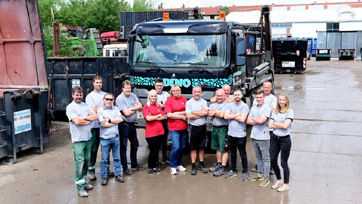 dino-containerdienst-team-864.jpg