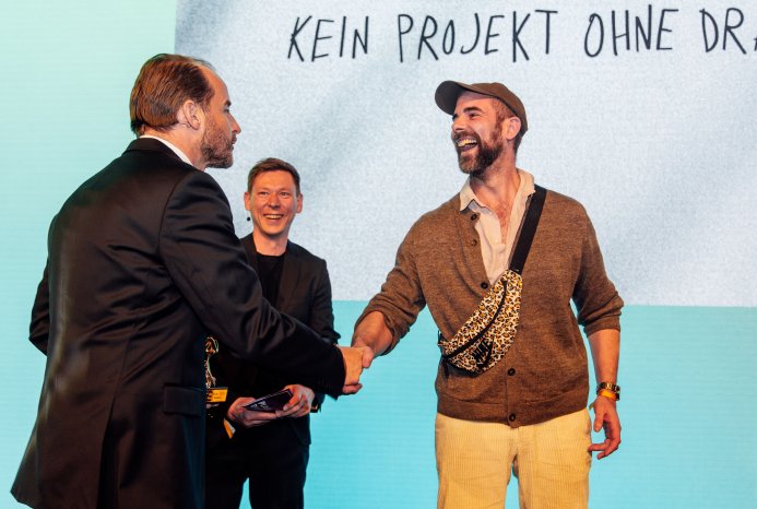 PD26_gold_preistra╠êger_Kreation_hornbach.jpg