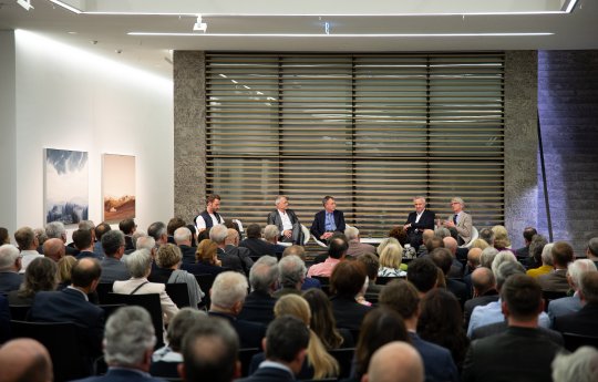 11_WITTENSTEIN_Najjar-Vernissage_Podiumsdiskussion_1.jpg
