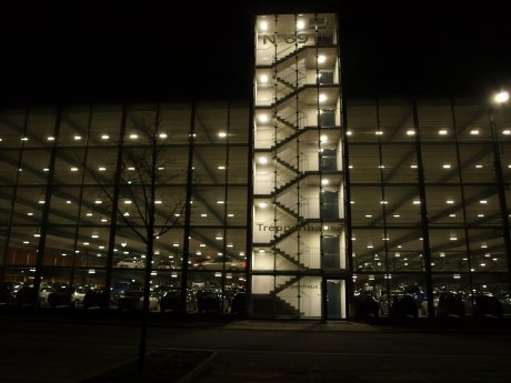 www.as-led.de-LED Beleuchtung für mehr Sicherheit in Parkhäusern.JPG
