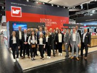 Würth Elektronik Standteam: persönlicher Kontakt im Fachgespräch