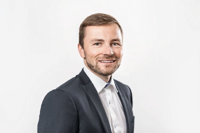 Obmann_DC-Steckverbinder_Jonas_Bachmann.jpg