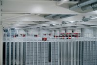 AutoStore Grid mit Robotern