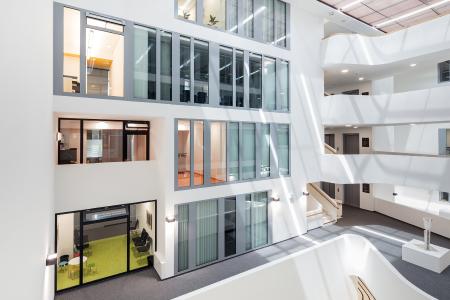 Indispensable features of atrium of the new Leonberg town hall: smoke and heat extraction systems / Photo: GEZE GmbH