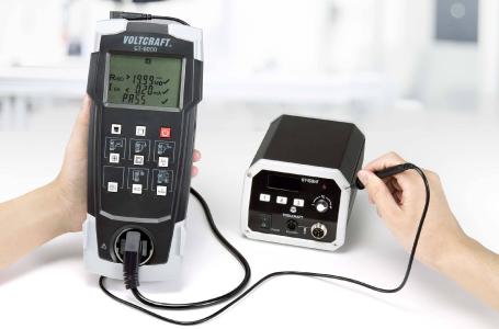 Mit dem portablen Gerätetester GT-6000 der Marke Voltcraft lassen sich elektrische Geräte entsprechend der Unfallverhütungsvorschrift DGUV V3 prüfen