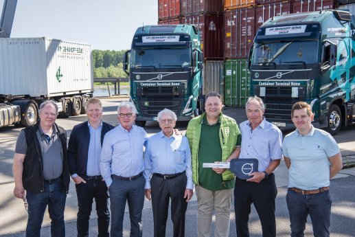 Volvo-Trucks_54-I_Save_02.jpg