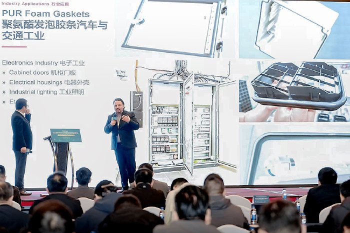 pm-rc-foam conference Kopie.jpg